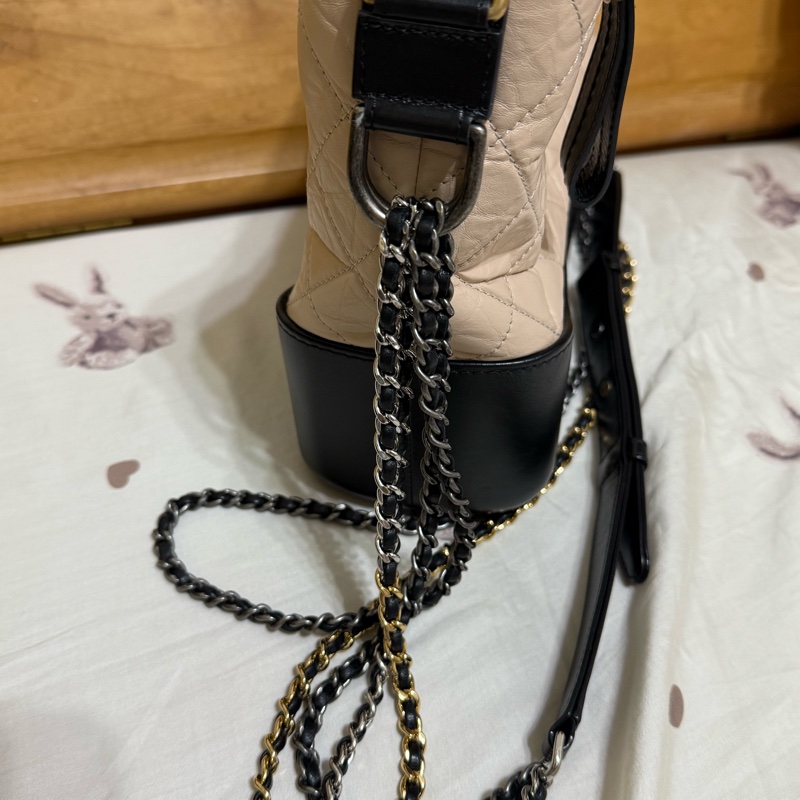 Chanel 香奈兒 菱格紋中號流浪包 奶茶色-1