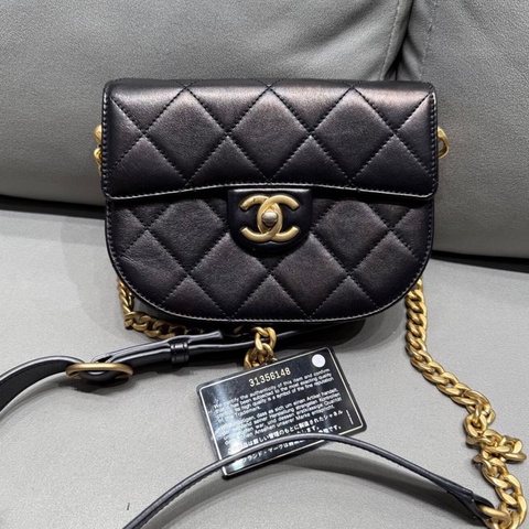 【93% 新 ✨ 全網最低價！】Chanel 香奈兒 黑色金扣 馬鞍包 牛皮 31開有卡