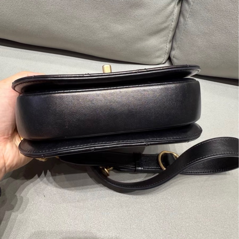 【93% 新 ✨ 全網最低價！】Chanel 香奈兒 黑色金扣 馬鞍包 牛皮 31開有卡-5