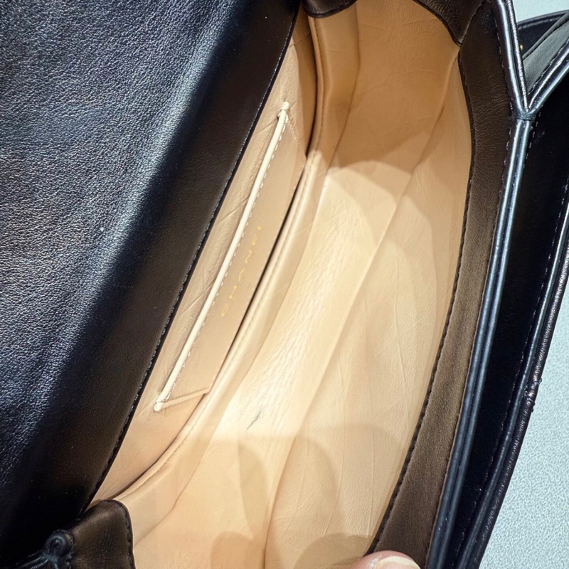 【93% 新 ✨ 全網最低價！】Chanel 香奈兒 黑色金扣 馬鞍包 牛皮 31開有卡-7