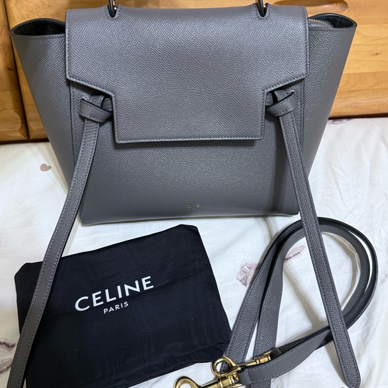 Celine斯琳belt bag荔枝紋中款Micro鯰魚包水泥灰-1