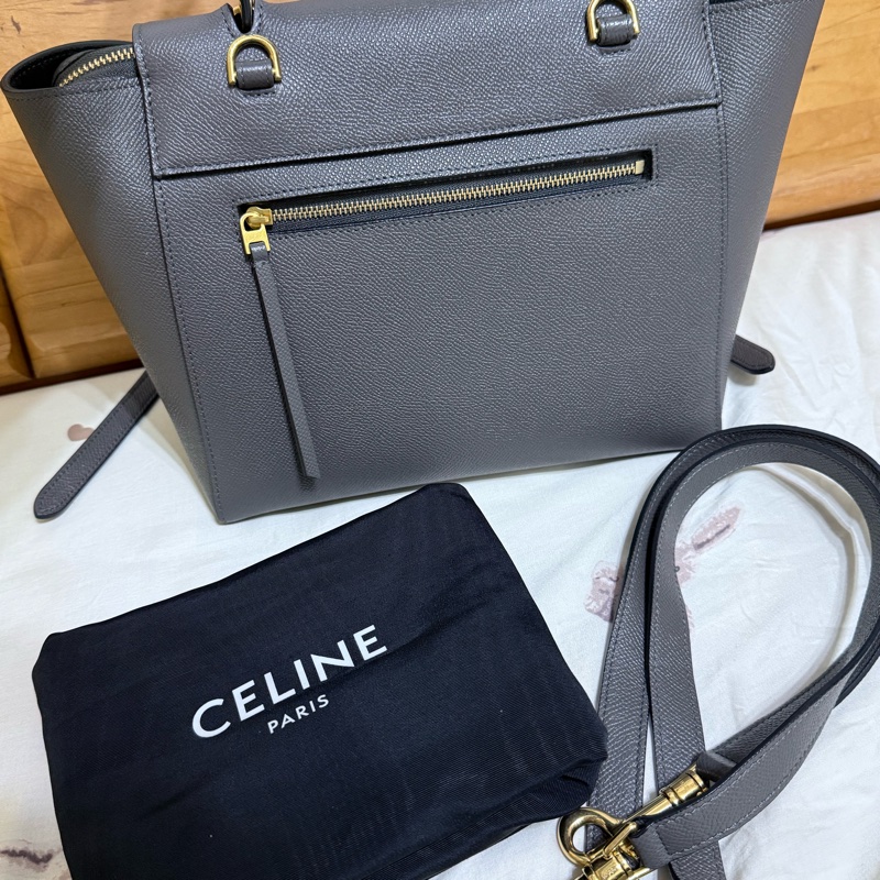 Celine斯琳belt bag荔枝紋中款Micro鯰魚包水泥灰-2