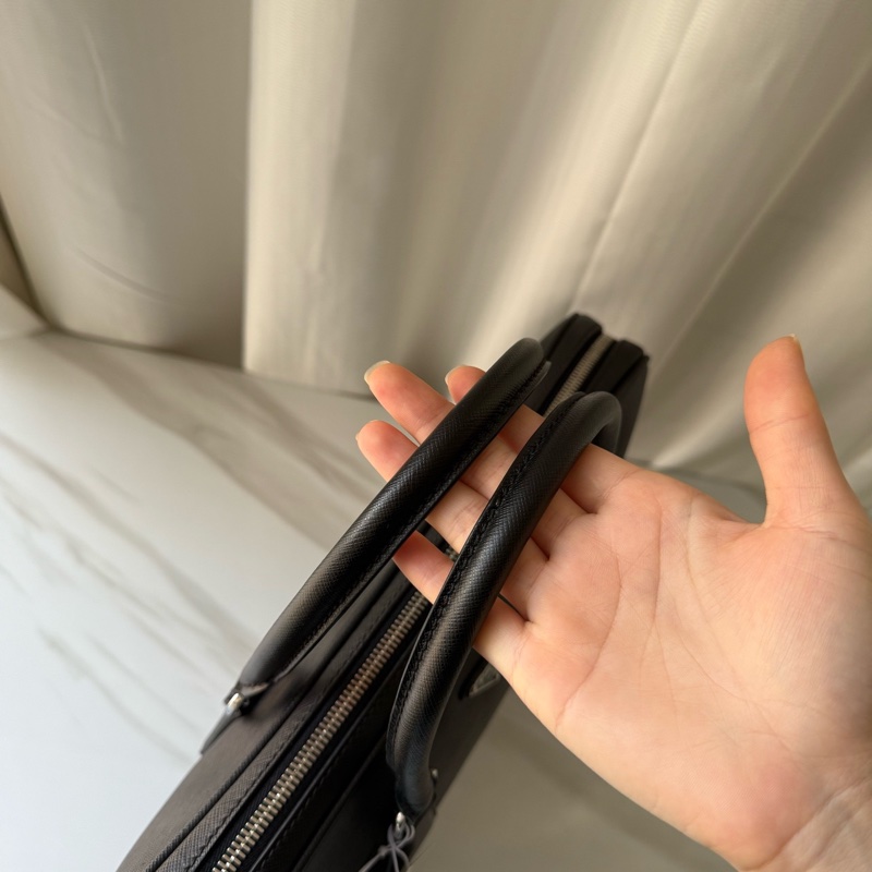 95新普拉達 Prada 黑色 正標 公文包 有肩帶 無附件-5