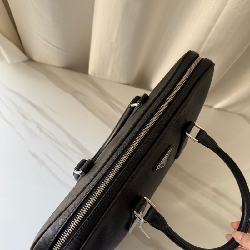 95新普拉達 Prada 黑色 正標 公文包 有肩帶 無附件-6