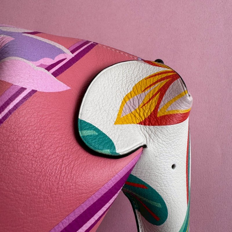 Loewe x 聯名Paula's Ibiza百合印花小牛皮可愛大象包-8