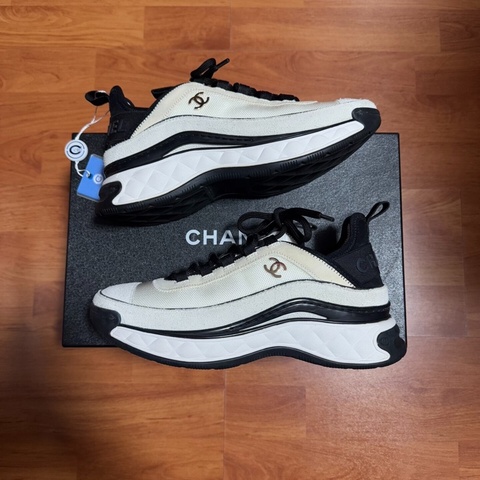 Chanel正品香奈兒雙c徽標低幫休閒鞋 白灰色 38碼98新