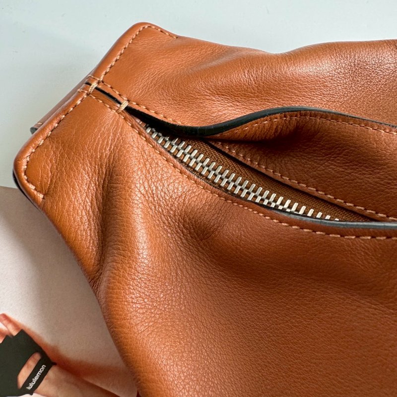 🎉超大容量 Loewe 焦糖色皮革直立肩背包 Anton Backpack GM-9