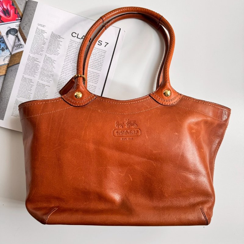 🎉通勤必備 破碎感 COACH 焦糖色皮革肩背包-0