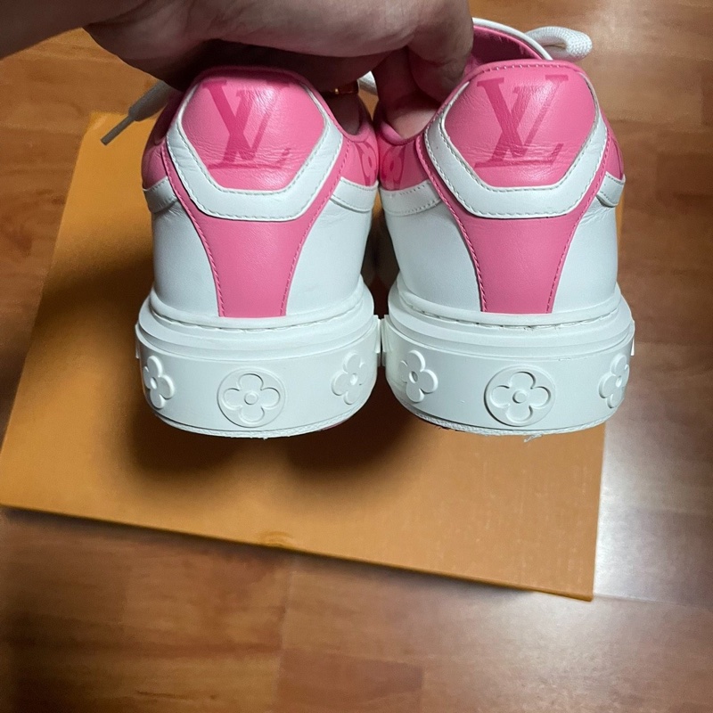 路易威登白粉色休閒鞋Lv Time Out滿印低幫板鞋 36碼-5