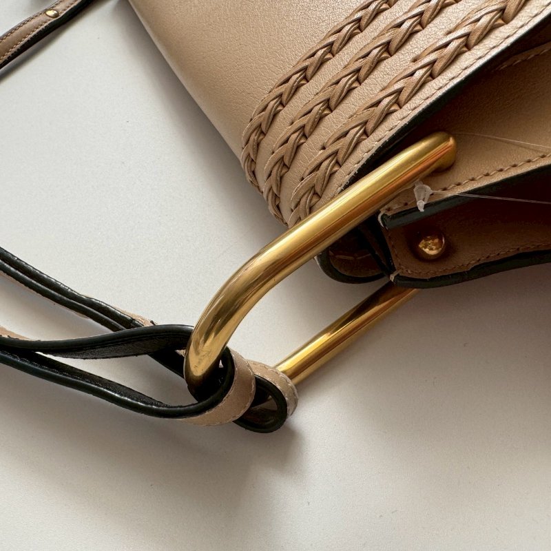 🎉知性溫柔 Chloe 奶茶色馬鞍流蘇斜背包GM-12