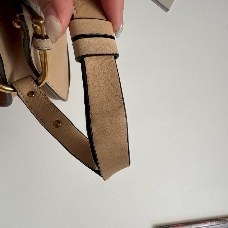 🎉知性溫柔 Chloe 奶茶色馬鞍流蘇斜背包GM-15