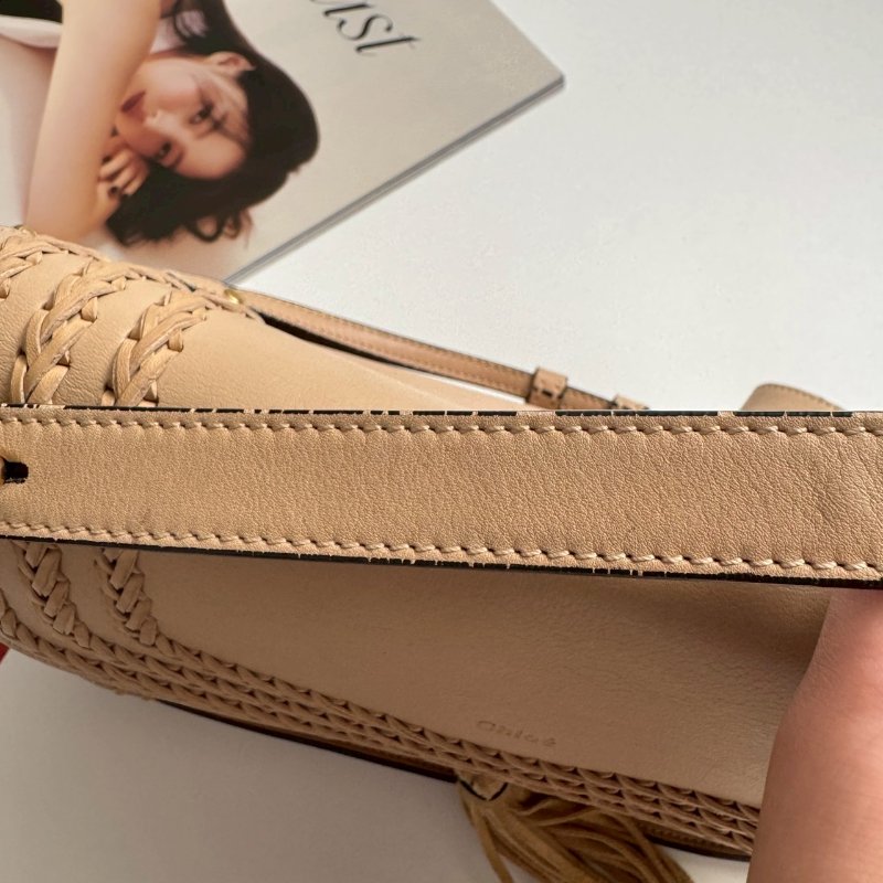 🎉知性溫柔 Chloe 奶茶色馬鞍流蘇斜背包GM-17