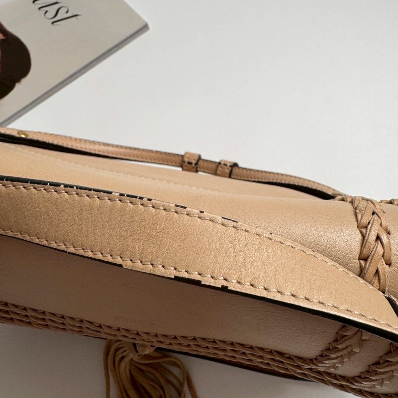 🎉知性溫柔 Chloe 奶茶色馬鞍流蘇斜背包GM-21