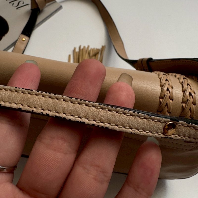 🎉知性溫柔 Chloe 奶茶色馬鞍流蘇斜背包GM-24