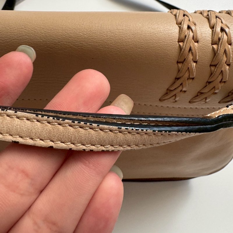 🎉知性溫柔 Chloe 奶茶色馬鞍流蘇斜背包GM-28