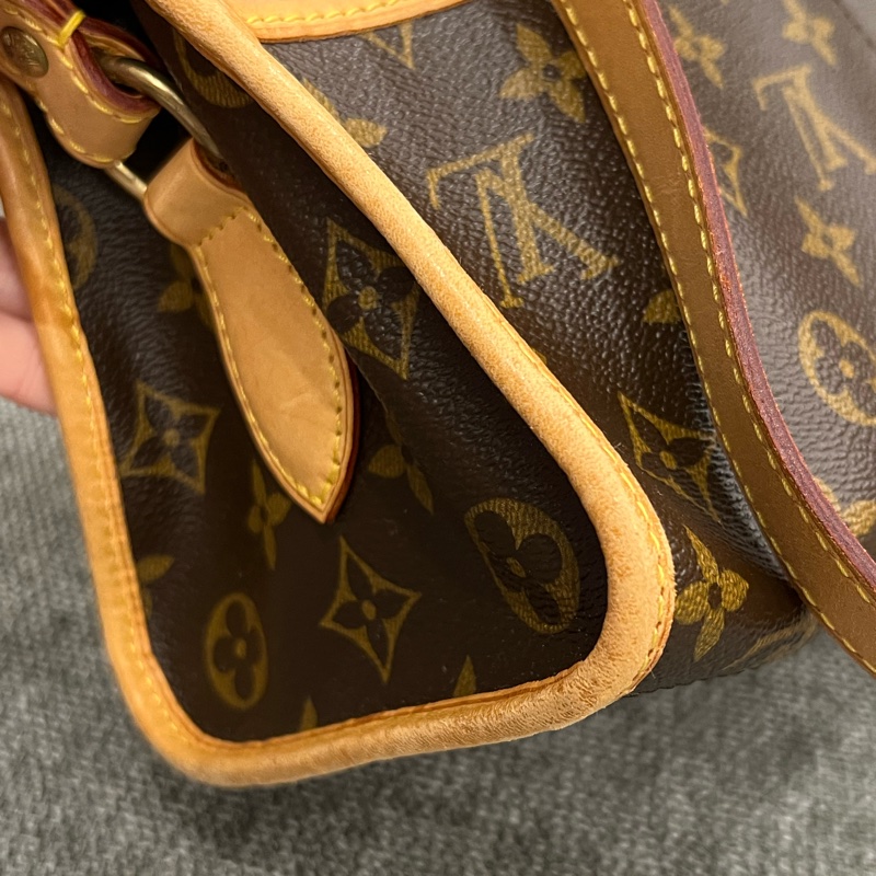 Louis Vuitton LV 老花 三角金球 單肩/斜肩包-21