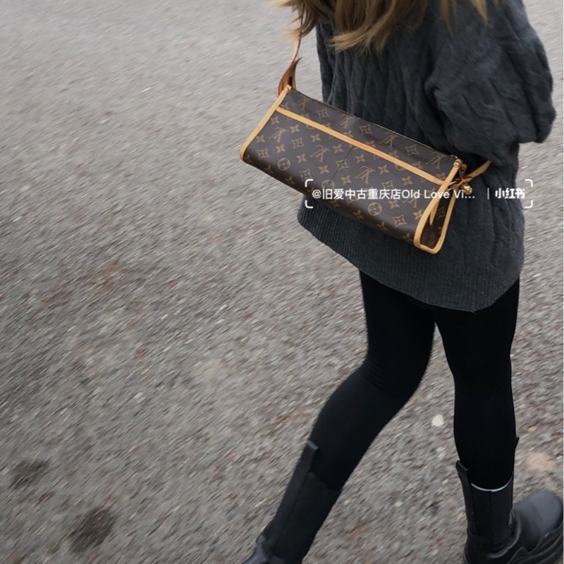 Louis Vuitton LV 老花 三角金球 單肩/斜肩包 男女可以背-26