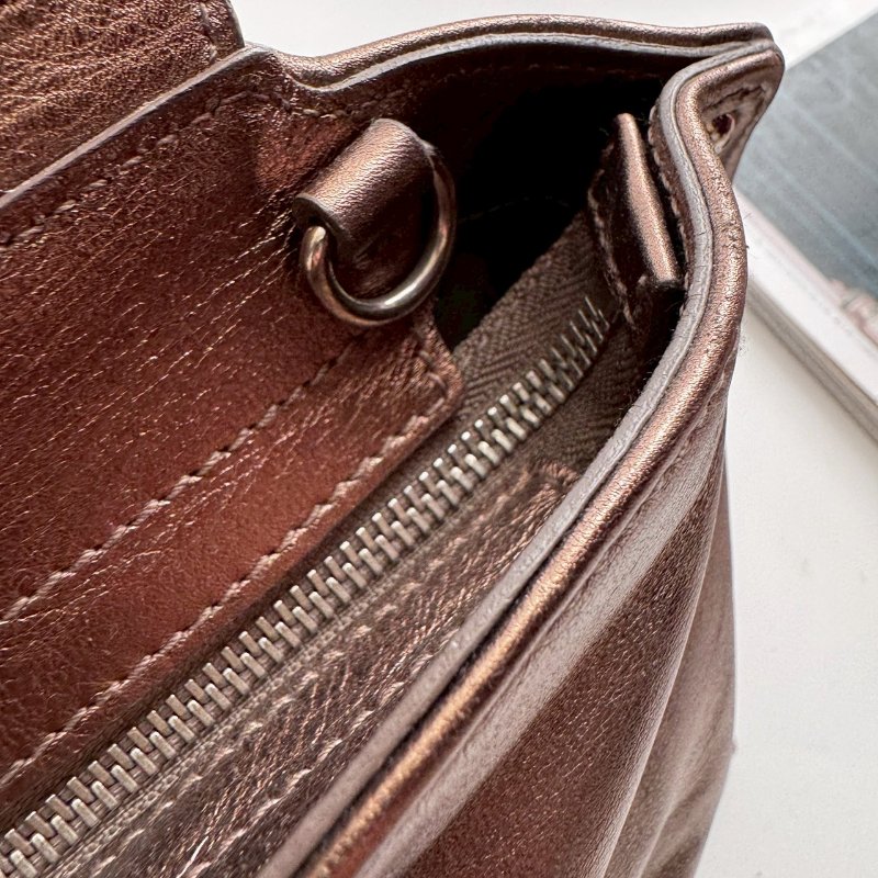 🎉羊皮款 Ferragamo 古銅金手提肩背包-10