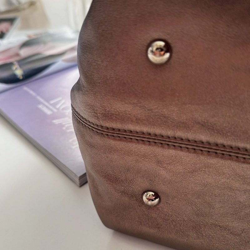 🎉羊皮款 Ferragamo 古銅金手提肩背包-19