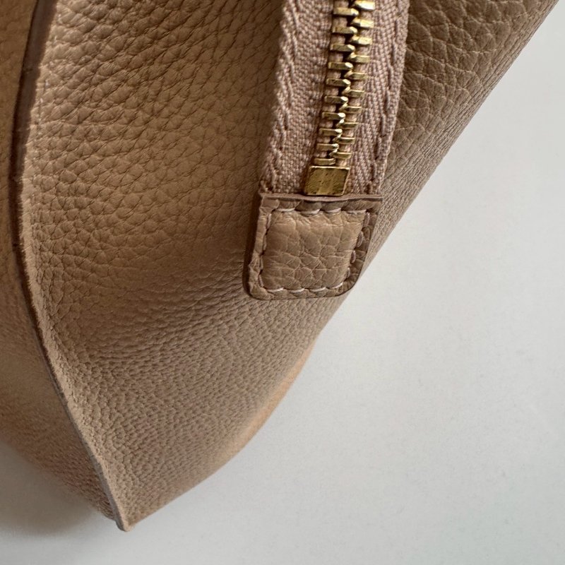 Ferragamo 米膚色拉鏈肩背托特包-13