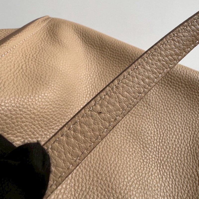 Ferragamo 米膚色拉鏈肩背托特包-15