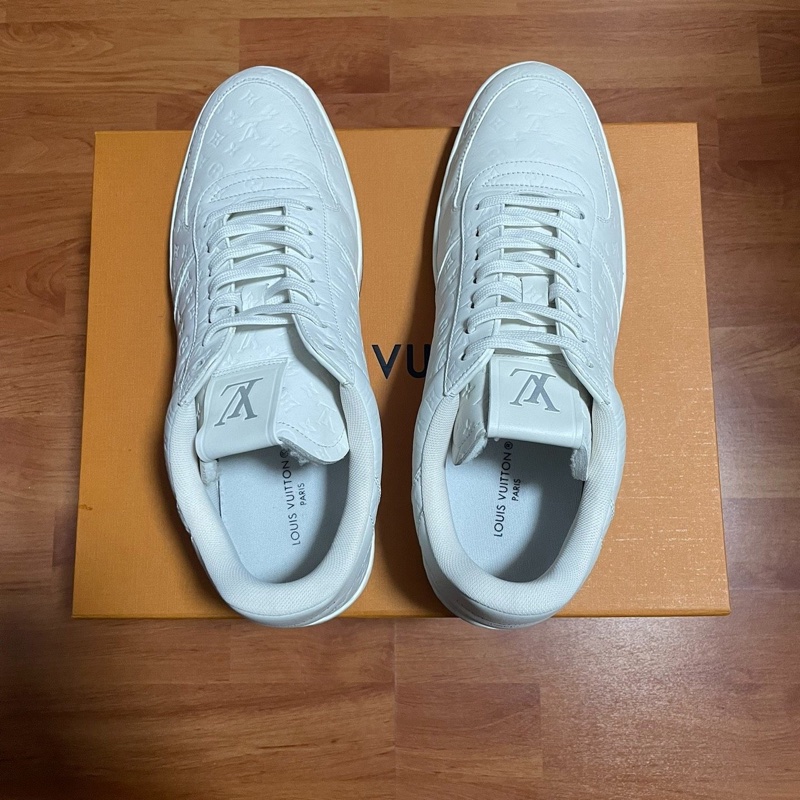 Lv Rivoli滿印壓印 路易威登正品壓印板鞋 男 白色 44碼-4