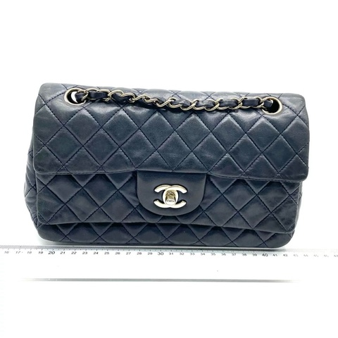 CHANEL CLASSIC FLAG  medium