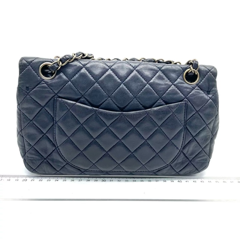 CHANEL CLASSIC FLAG  medium-2