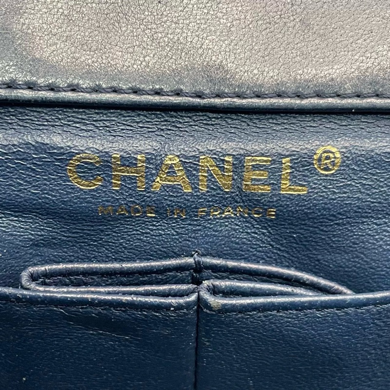 CHANEL CLASSIC FLAG  medium-6