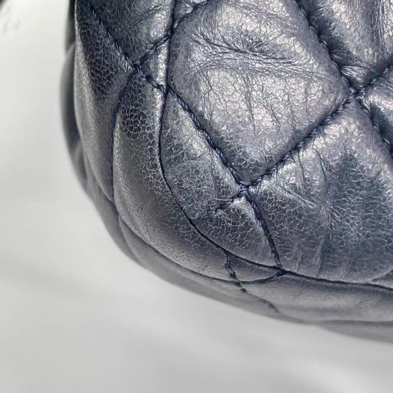 CHANEL CLASSIC FLAG  medium-9