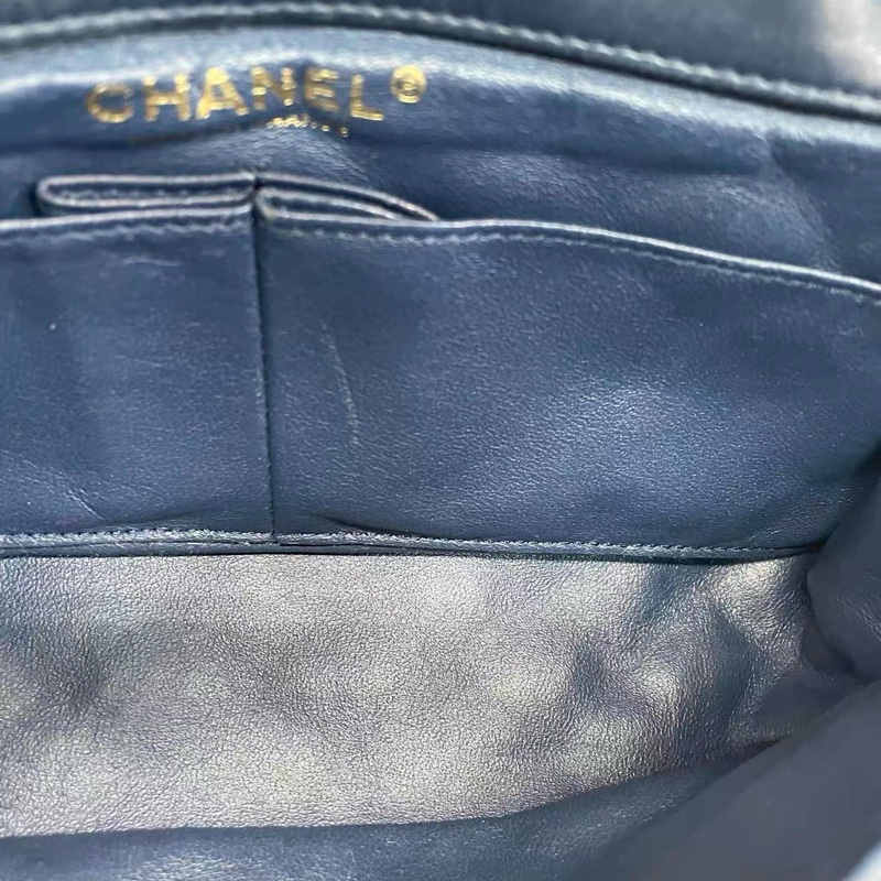 CHANEL CLASSIC FLAG  medium-13