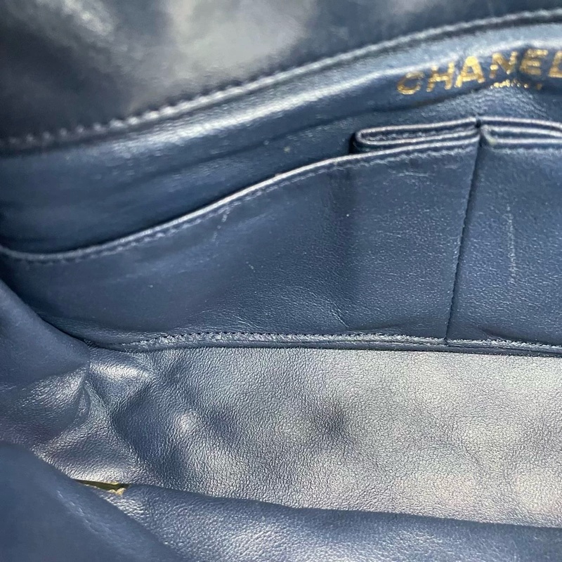 CHANEL CLASSIC FLAG  medium-14