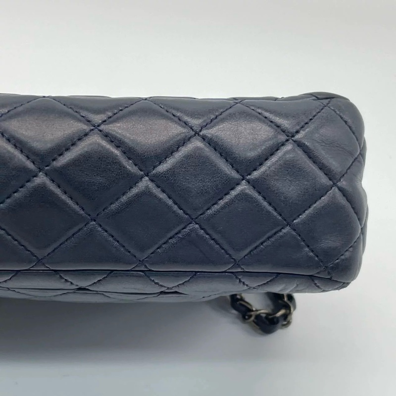 CHANEL CLASSIC FLAG  medium-16