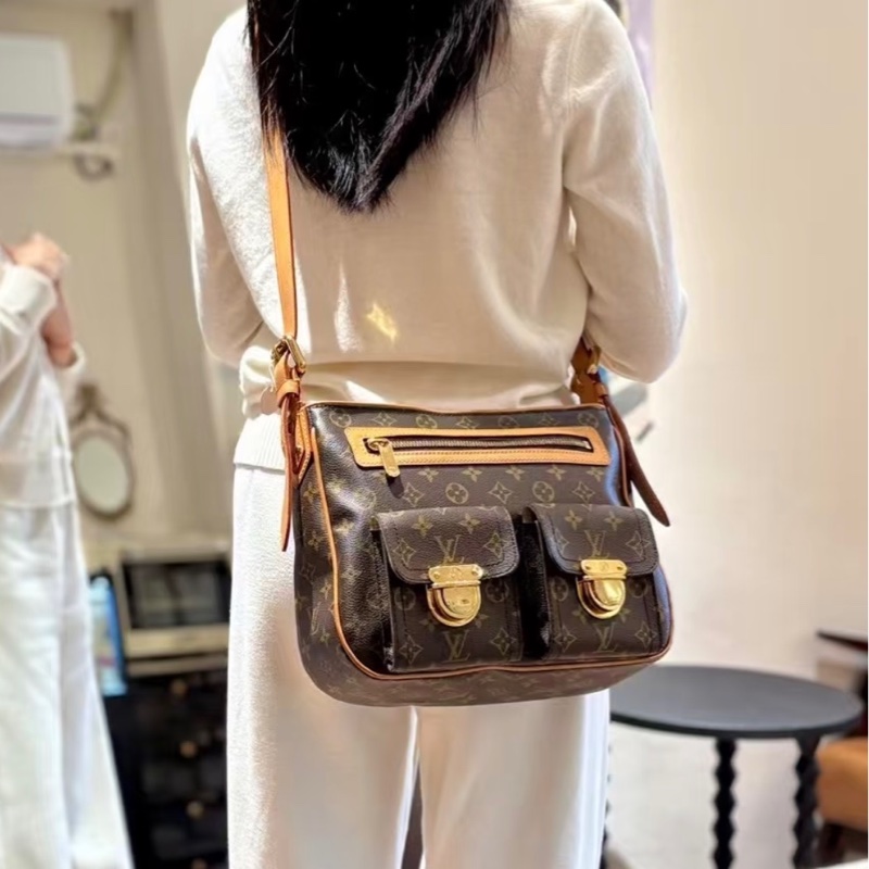 「JL 精品代購」 LV 曼哈頓塞納河斜背包-1