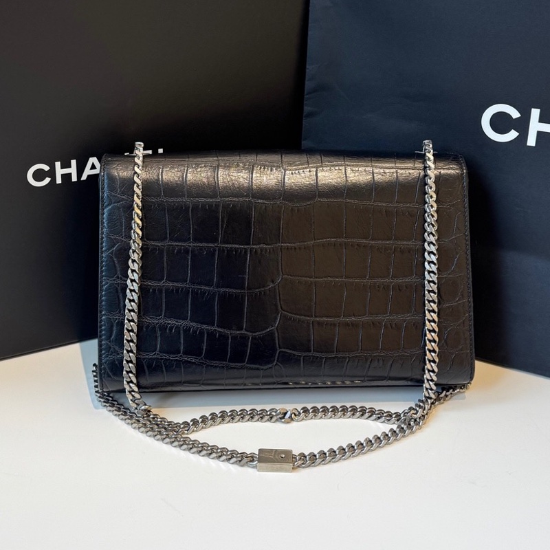 Ysl Kate中號流蘇 牛皮鰐魚壓紋  尺寸約24x15，附件：塵袋，黑銀配色-1