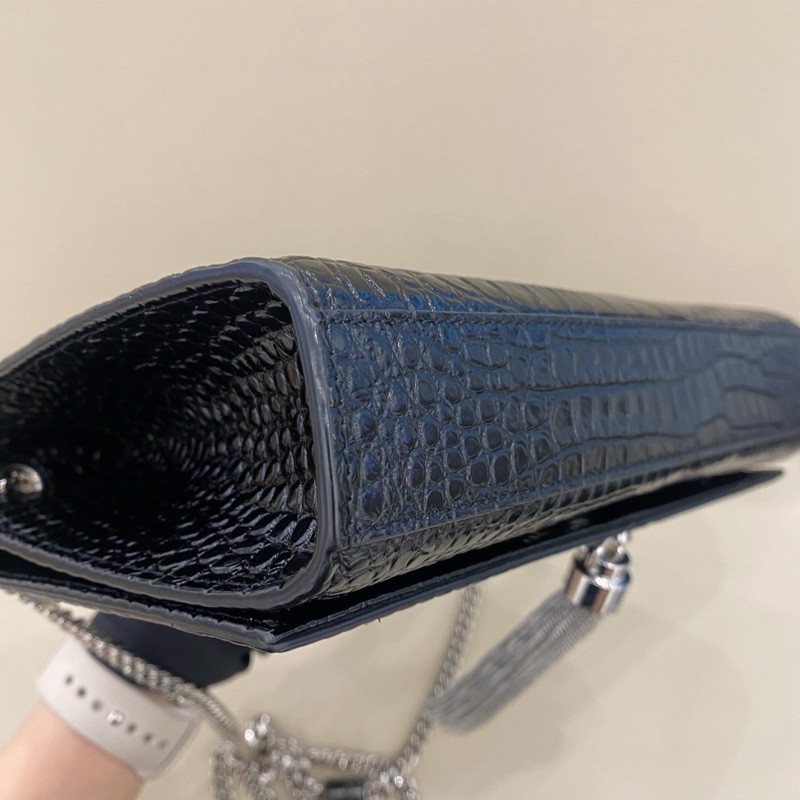 YSL聖羅蘭 Kate中號 黑銀流蘇鰐魚壓紋牛皮 尺寸約22.5*14-6
