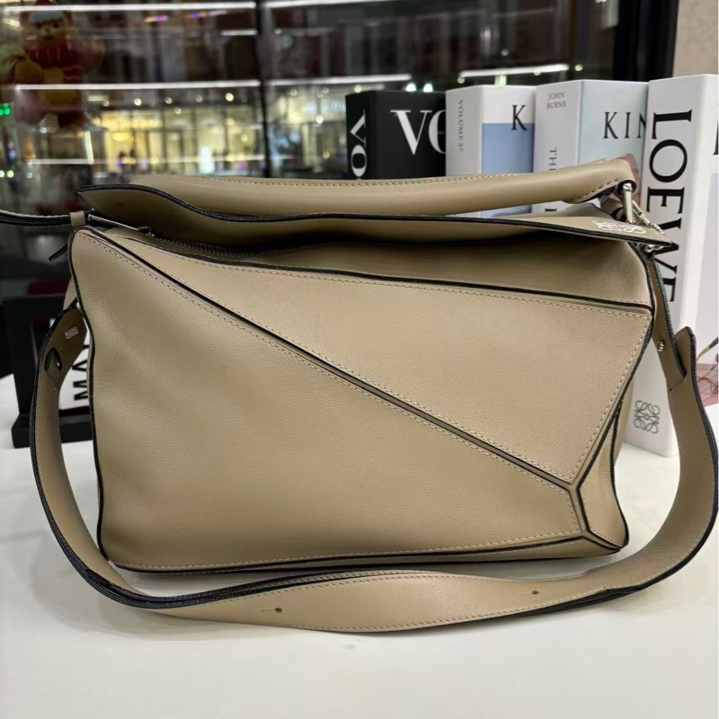 LOEWE羅意威沙色puzzle中號幾何包手提斜挎包+尺寸29*19cm-0