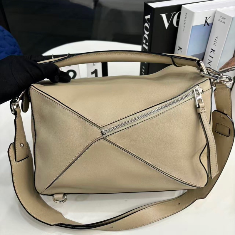 LOEWE羅意威沙色puzzle中號幾何包手提斜挎包+尺寸29*19cm-3