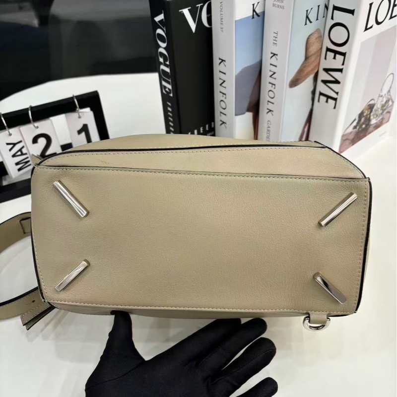 LOEWE羅意威沙色puzzle中號幾何包手提斜挎包+尺寸29*19cm-5