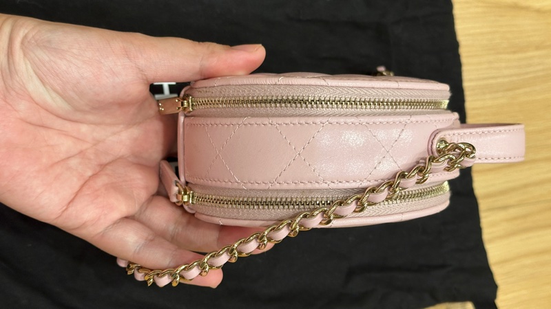 💗 CHANEL 23C 櫻花粉小圓餅包|超可愛稀有款 🌸-13