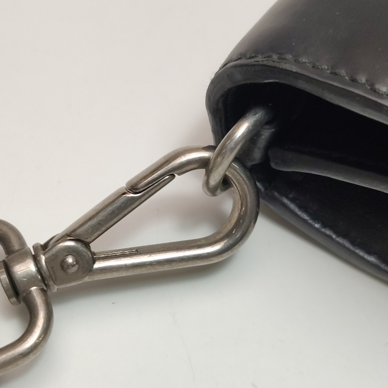 Prada Cahier牛皮純色插扣手拿包-11