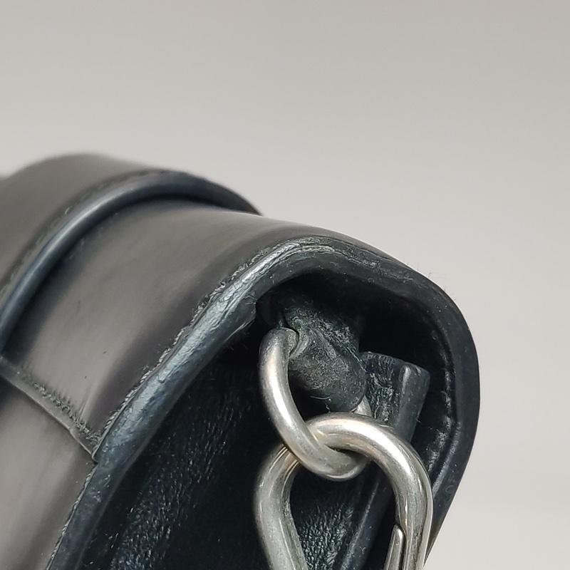 Prada Cahier牛皮純色插扣手拿包-21