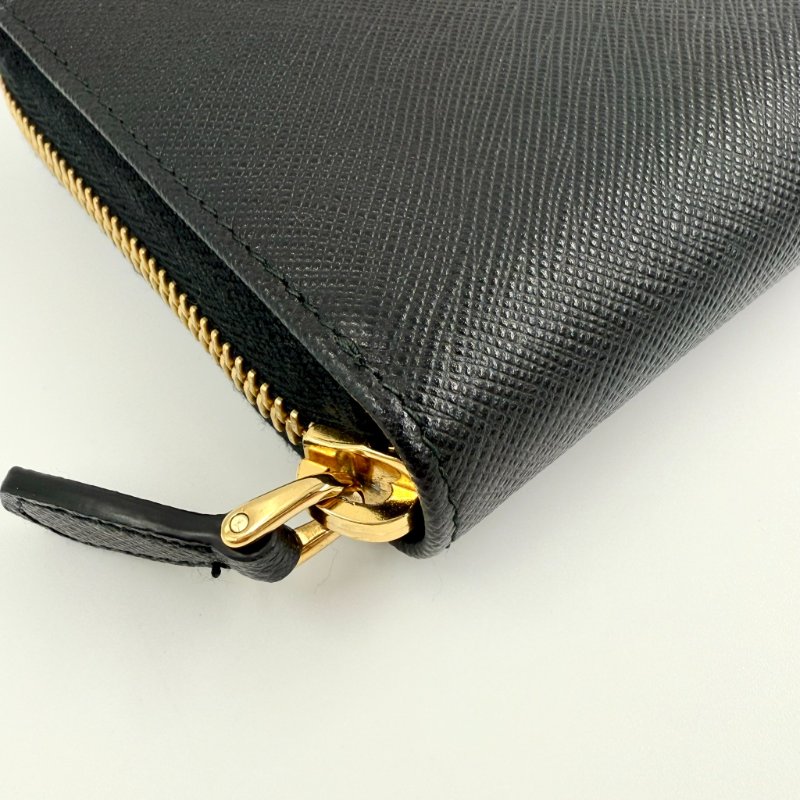 PRADA - 黑色金釦牛皮ㄇ型拉鍊長夾-5