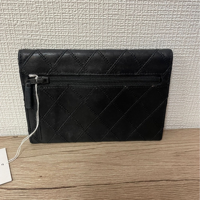 Chanel 外縫線皮夾/中夾-1