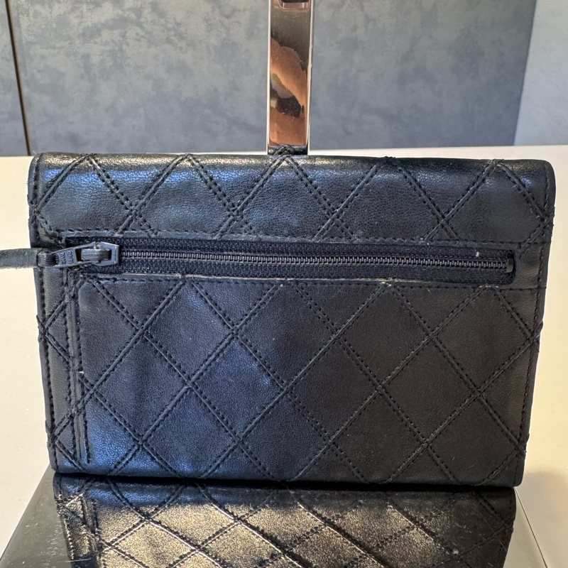 Chanel 外縫線皮夾/中夾-1