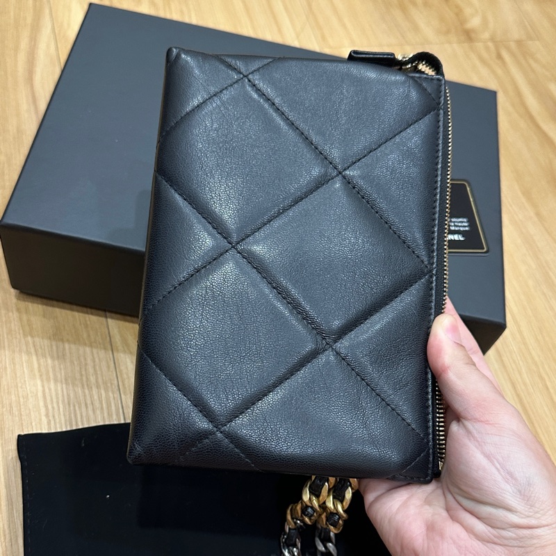 CHANEL 19 手拿包｜可自行加鏈改斜背｜98新-9