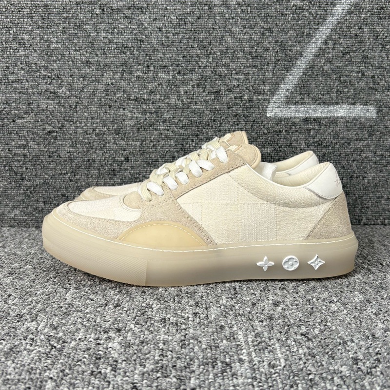 LV 路易威登 米白色棋盤格板鞋@38碼-0