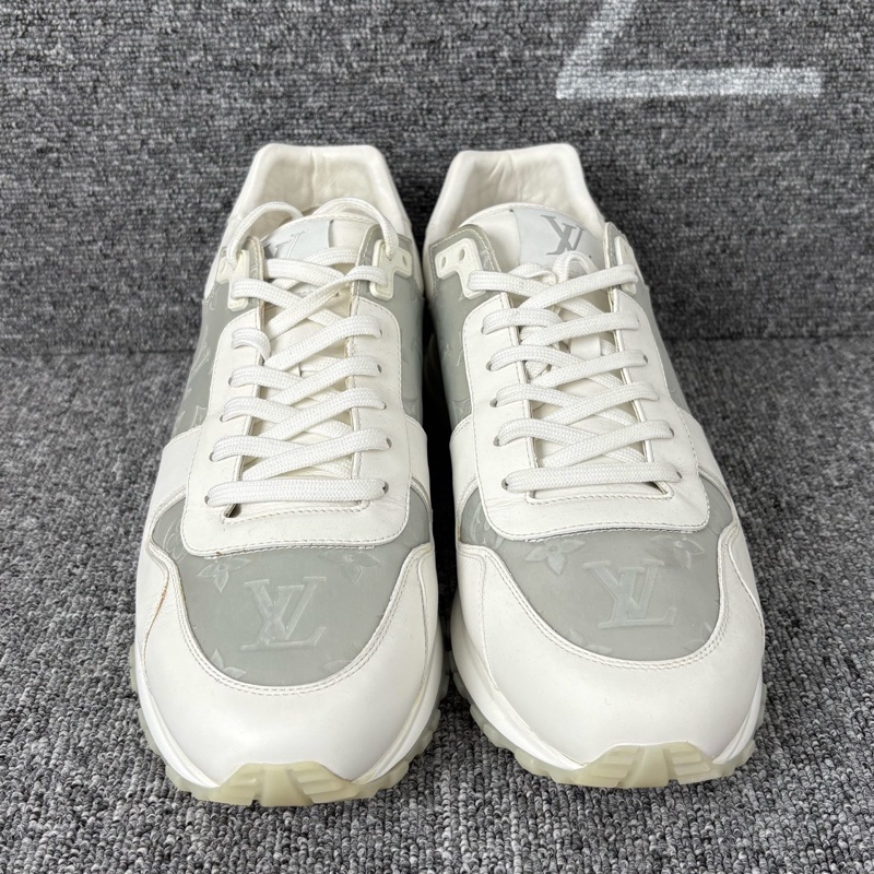 LV 路易威登 白色皮面鐳射運動鞋@43.5碼-1