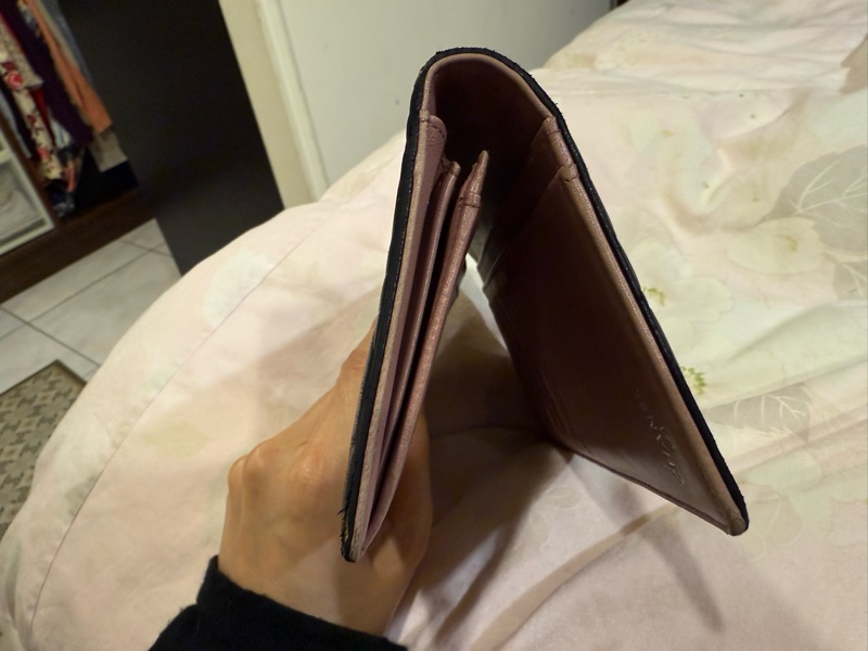 香奈兒山茶花壓紋羊皮長夾-8