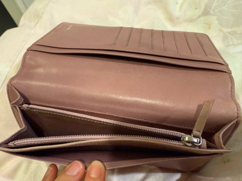 香奈兒山茶花壓紋羊皮長夾-9